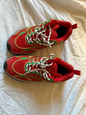 Red Women's Running Sneakers with Green Accents Reverse Melon 004